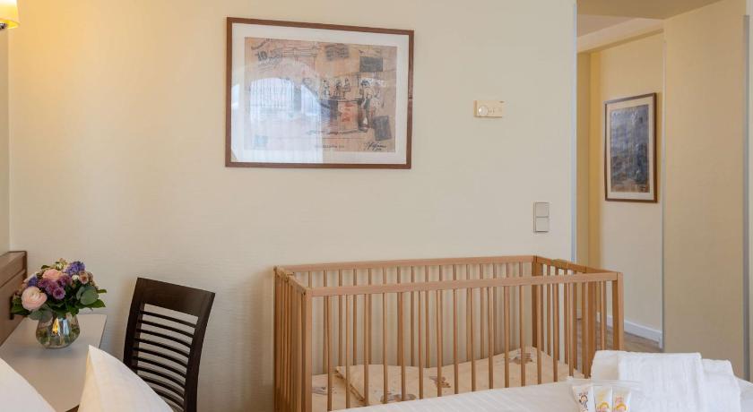 Családi szoba (2 felnőtt + 1 gyermek részére) (Family Room (2 Adults + 1 Child)) fotója 6