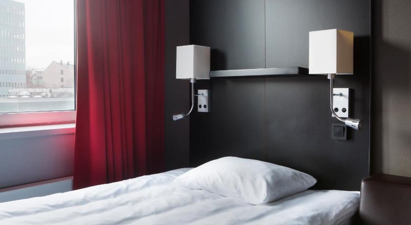 Image of Compact Single 5