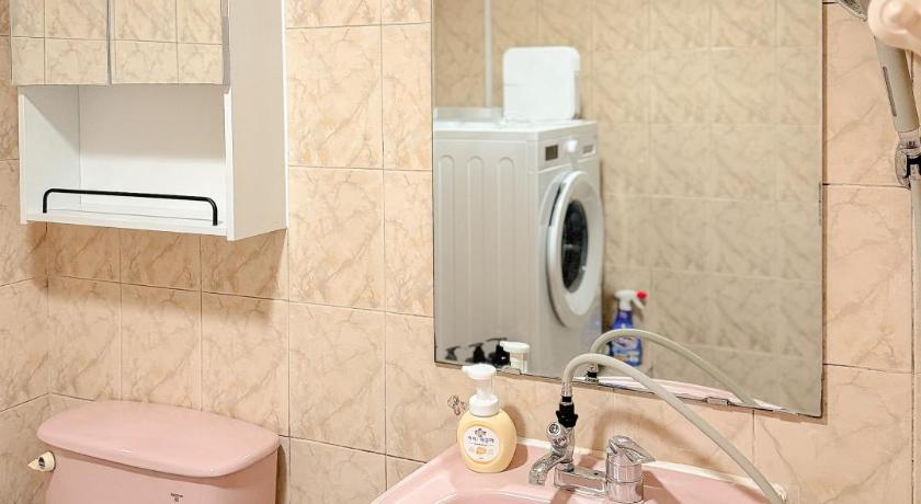Seoul 3'Near Hongdae Station, 30sec on foot 4-Star Accommodation pool