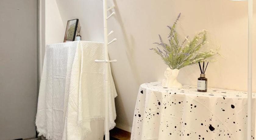 Seoul 3'Near Hongdae Station, 30sec on foot 4-Star Accommodation room