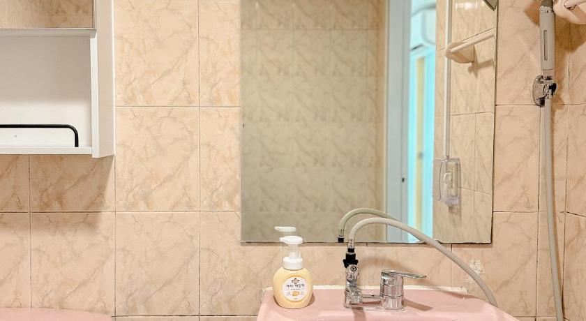 Seoul 3'Near Hongdae Station, 30sec on foot 4-Star Accommodation view