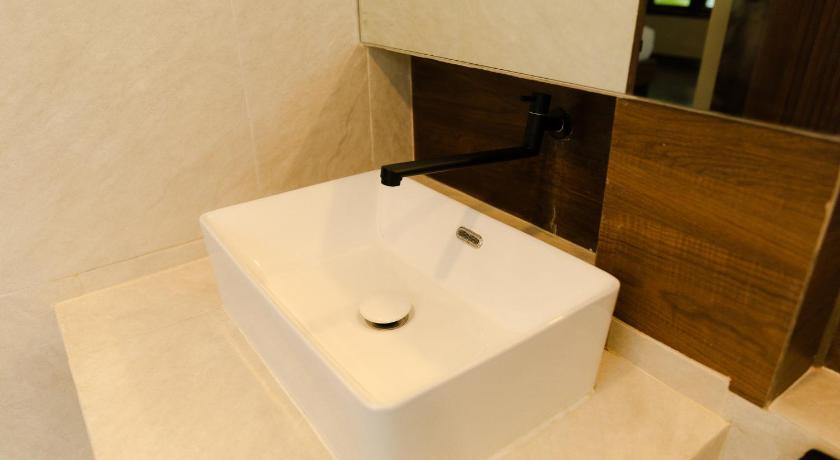 Image of Deluxe Suite Double Room Only 16