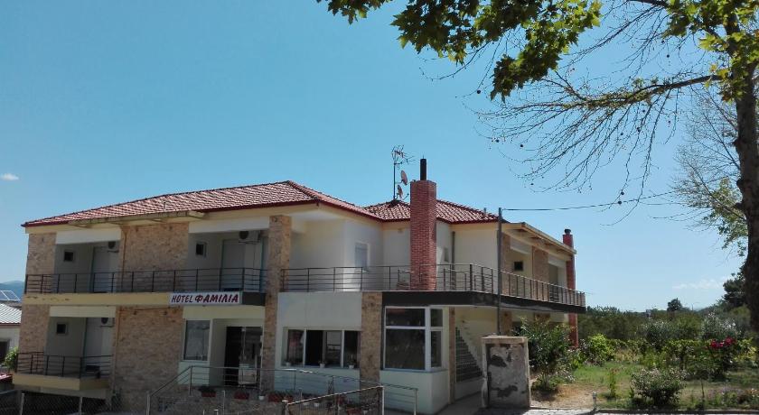 Familia Hotel — Hotel in Areti