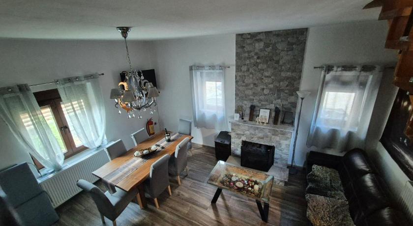 Pavliani Μιτατο Οιτη 4-Star Single Room suite