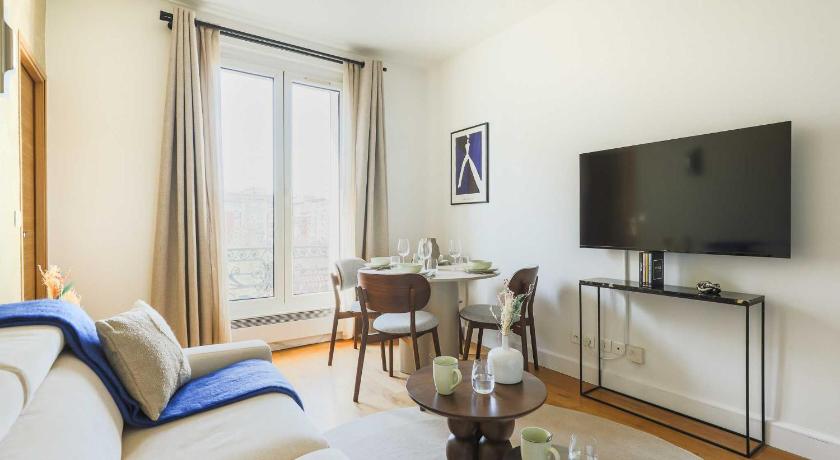 Charming flat -1BR-4P- Paris 17e - image 4