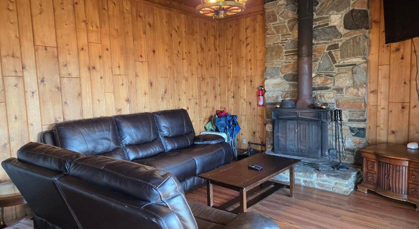 アップフォードハイツ (CA) 3BR Panoramic Lake View, Sequoia Forest, Kern County 4つ星 宿泊施設 スイート