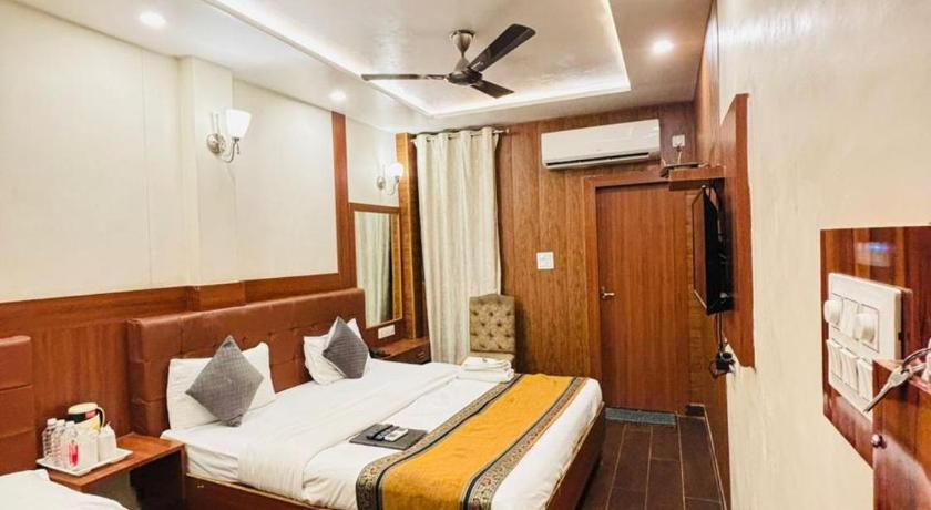 Hotel Ashoka Ganges – Varanasi, VA