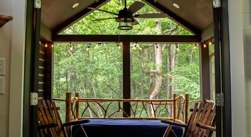 멘톤 (AL) Creekside Gem, Hot Tub, Sleeping Porch, Fire Pit 5성급 숙소 로비