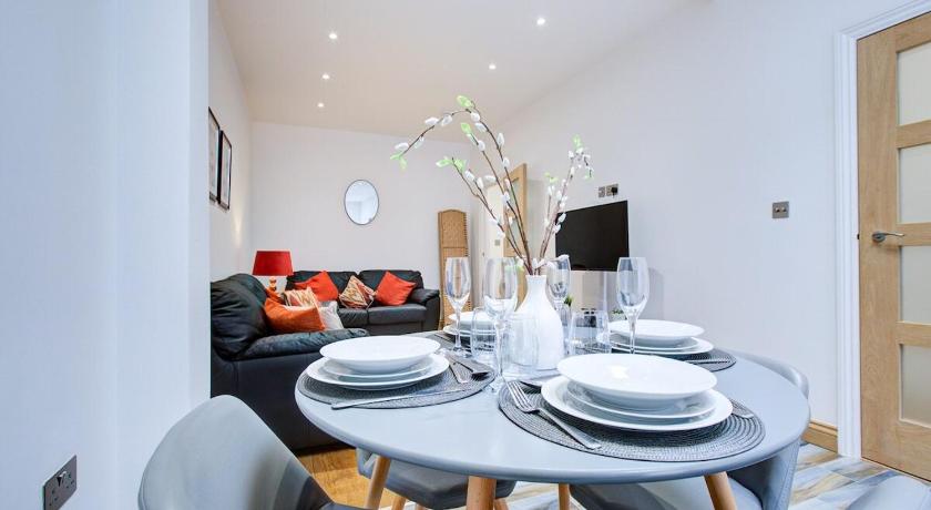 Cornwall - The Duke and Duchess - image 2