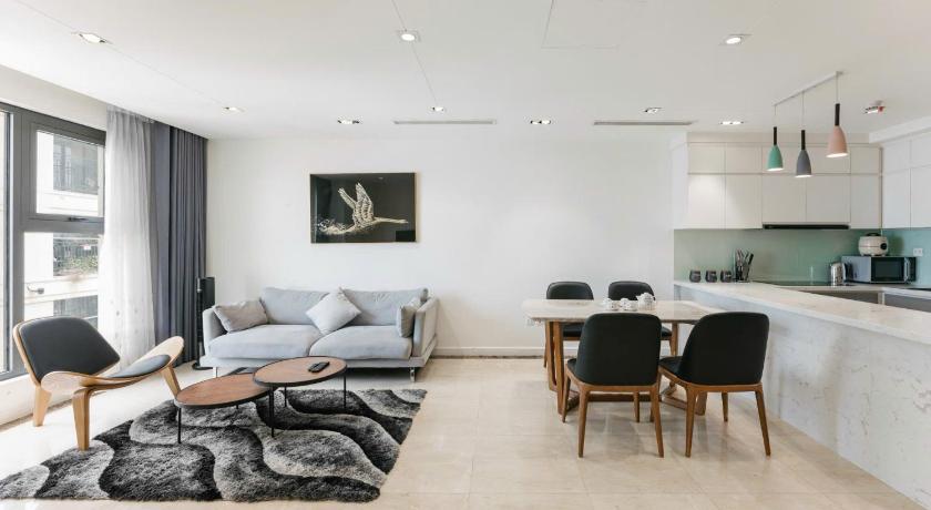 Hanoi D. ' Le Roi Soleil Westlake Hanoi 5-Star Guesthouse suite