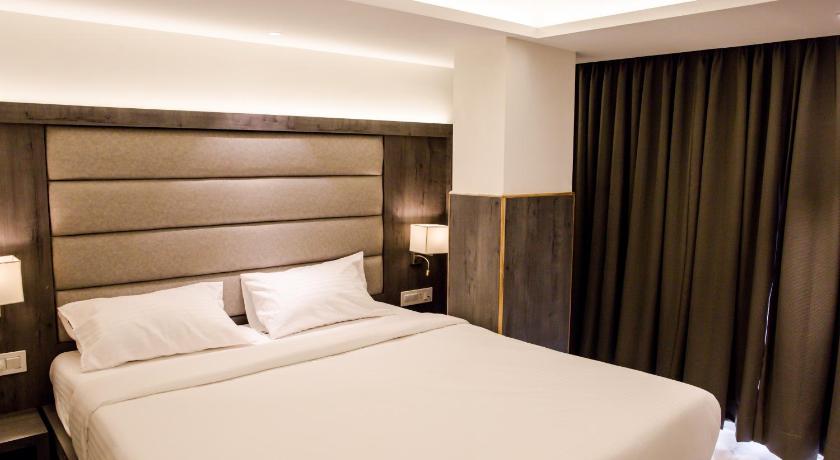 Hotel Landmark Aura – Navi Mumbai, KY