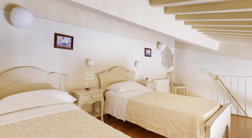 Image of Suite family 6