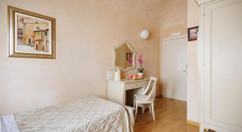 Image of Triple Room 6