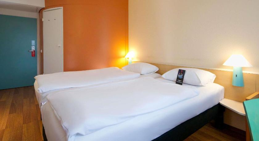 Image of Standard Room with twin beds 4