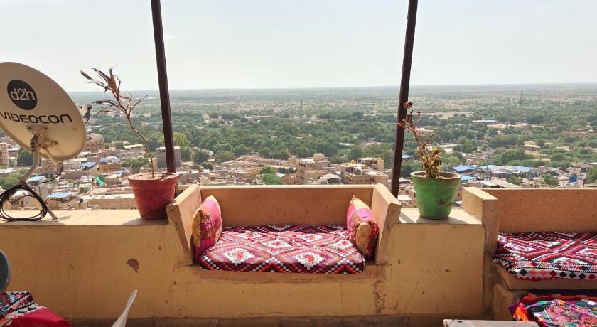 Nomadic Backpackers Hostel - image 14