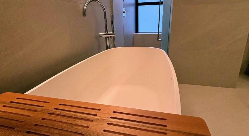 Image of Deluxe Suite 11