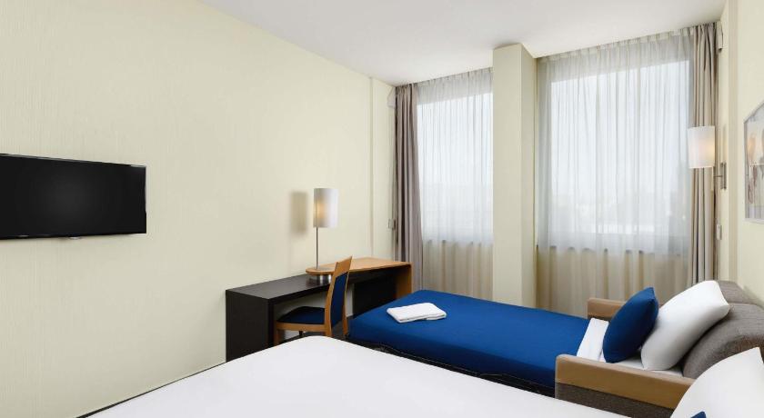 Image of Superior Family Room with 1 double bed and 1 so fa bed 3