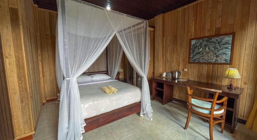Image of Family Room (4 Adults) 2