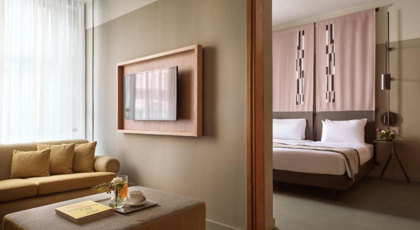 Image of Suite 1
