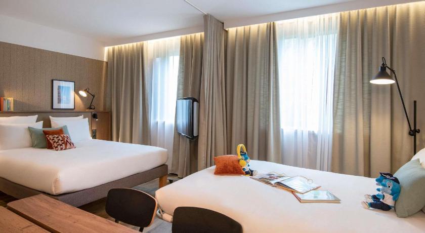 Image of Superior suite with 1 double bed and day bed 7