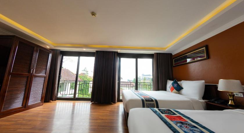 Image of Deluxe Family Room with Balcony 10