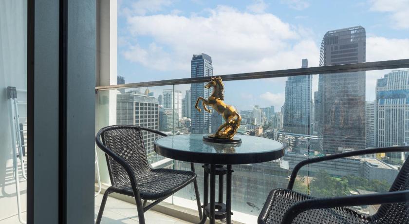 バンコク The Pinnacle Sukhumvit 11 by LeFoyer 4つ星 ゲストハウス レストラン