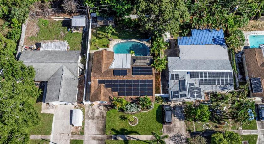 Pinecrest Park (FL) Tropical Palm Haven with Pool and Firepit 5-Star Accommodation view