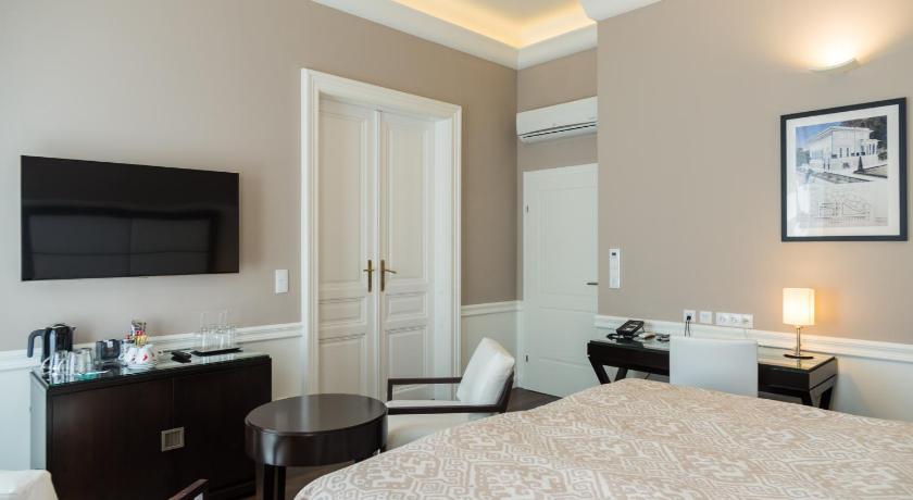 Image of Family Junior Suite 9