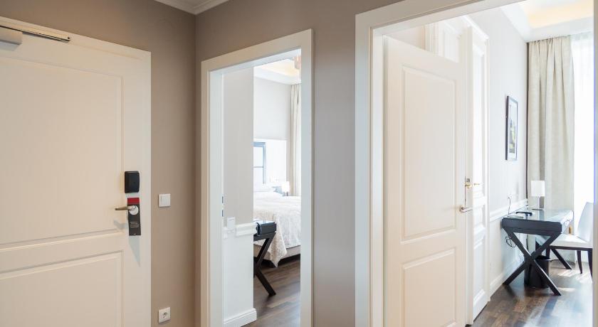 Image of Family Junior Suite 7