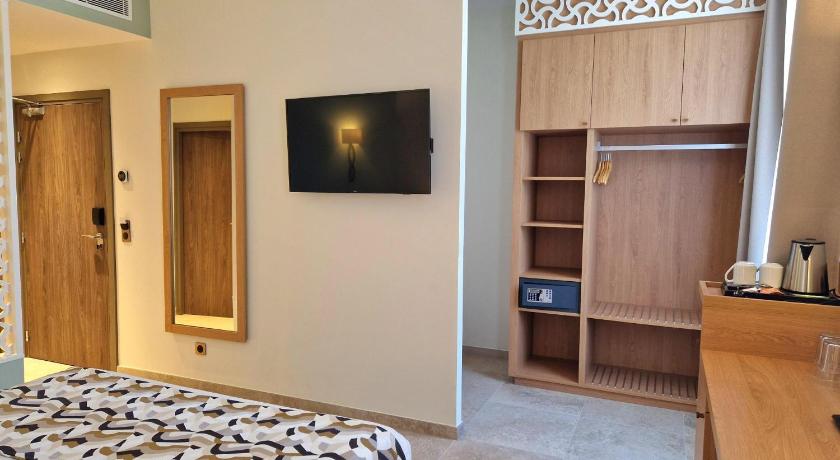 Image of Double Room with Garden View - Annex building - access by stairs 5