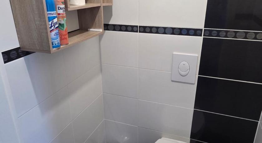 エピナル Appartement 2 pieces pres du lac de Bouzey 4つ星 シングルルーム 眺望