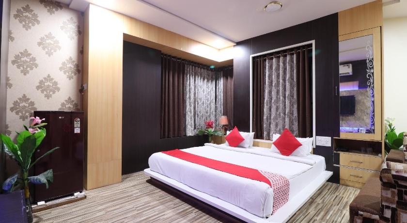 ドールプル 47855 Shri Sai Niwara Lodge 3つ星 ホテル プール