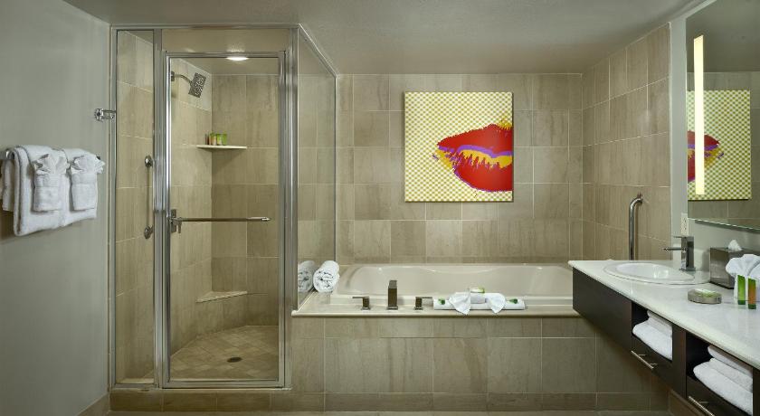 Image of Boulevard Suite 2