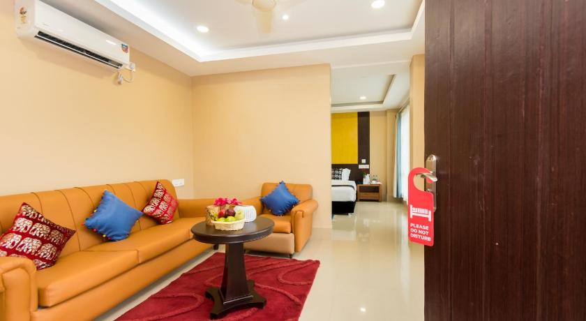 Image of Suite with Sitting Room 11