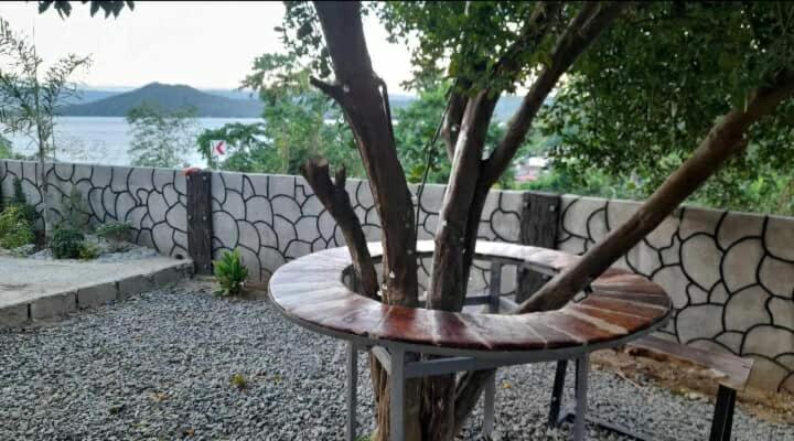 Private Resort Overlooking Taal Lake - image 17