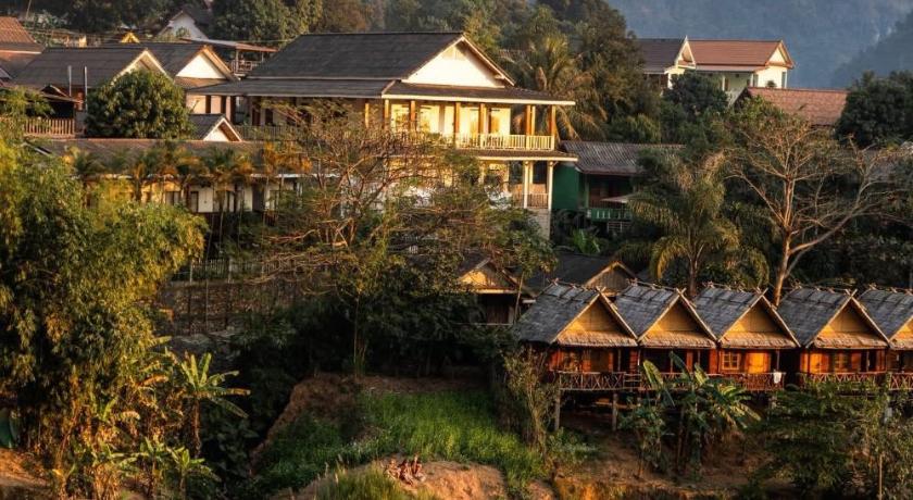 Yensabai Bungalow River view
