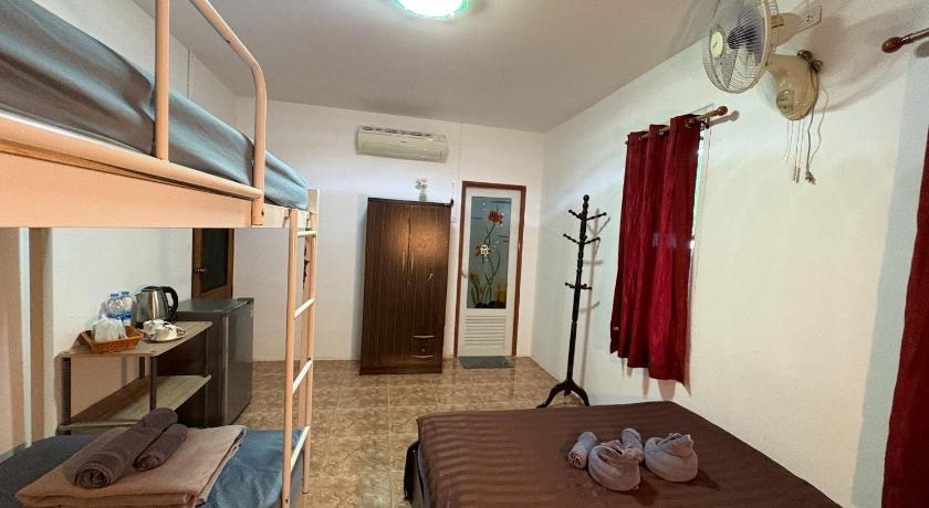 Image of Family Room 4