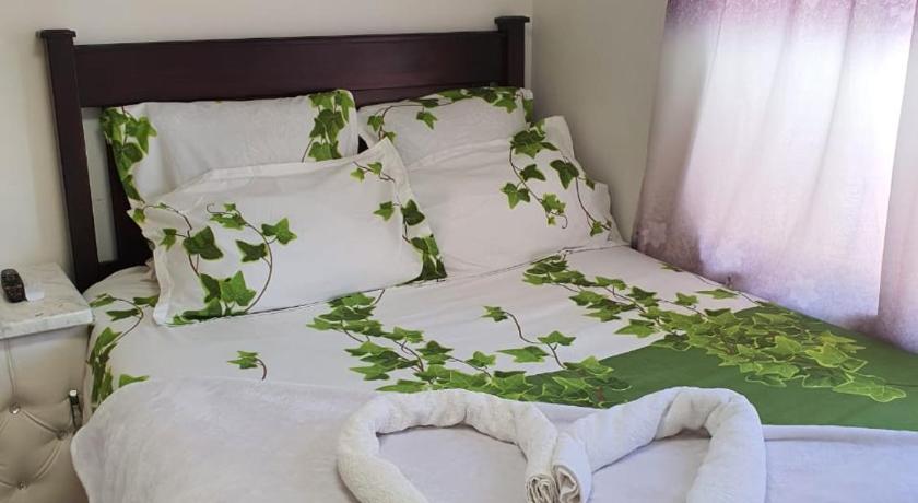 Neats Accommodations - image 7