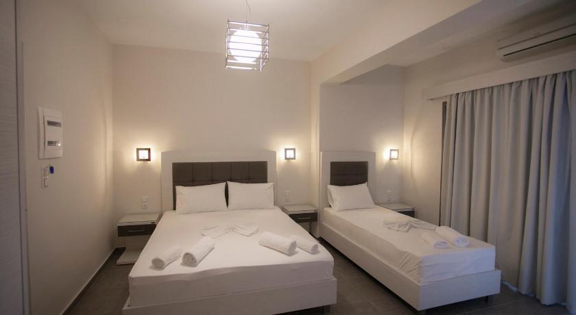 Image of Deluxe Studio (3 Adults) 0
