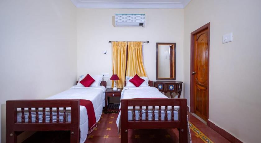 Twin Bed Room