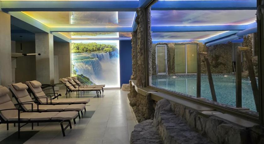 ベオグラード Bali Colosseum Hotel 4つ星 ホテル 外観