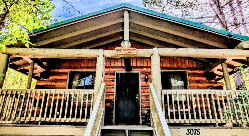 파인탑 (AZ) Charming Log Cabin in Tall Pines w Large Deck 4성급 숙소 로비