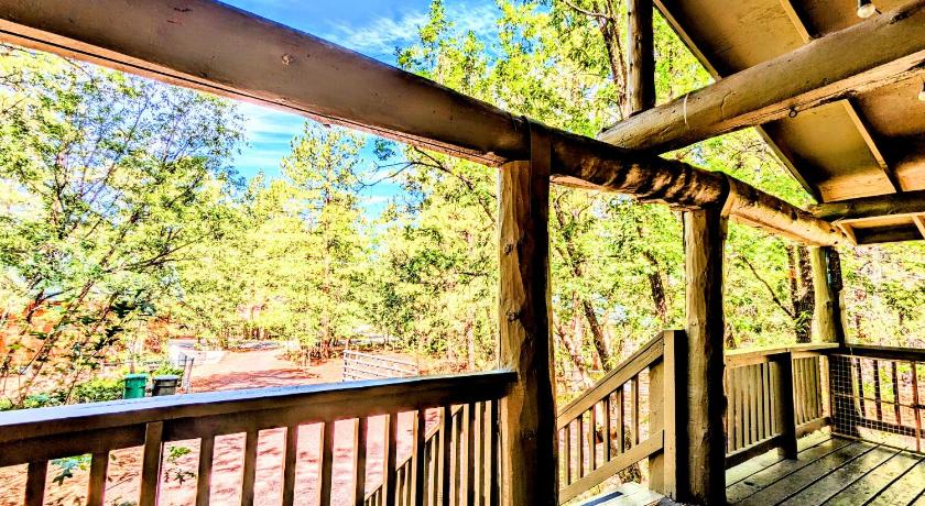 파인탑 (AZ) Charming Log Cabin in Tall Pines w Large Deck 4성급 숙소 전망