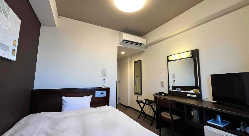 Image of Main Building Single Room - Non-Smoking 1