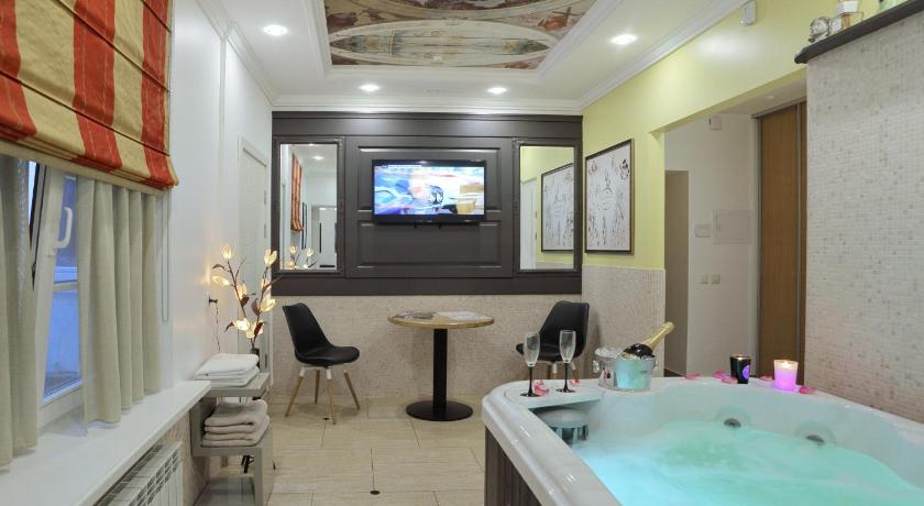 Luxury apartment in Old Town photo