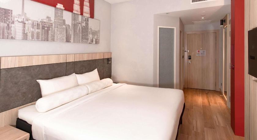 Image of Standard Room with 2 Single Beds 5