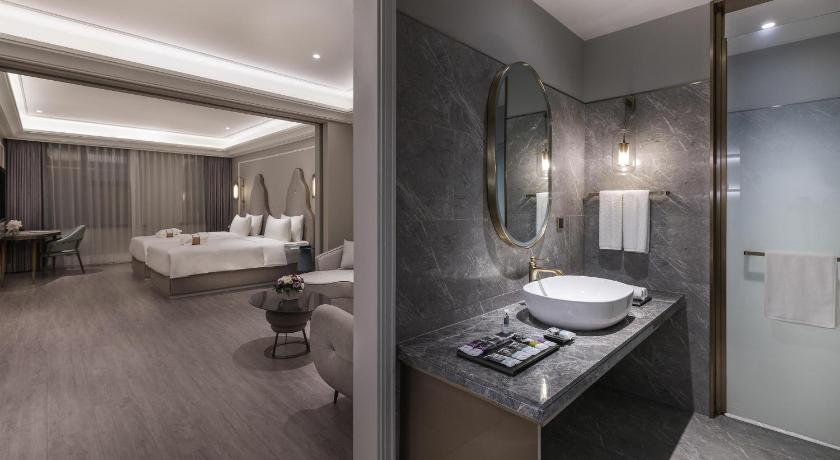 Image of Privilege Room with 2 Single Beds 2
