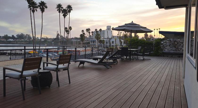 산타 크루즈 (CA) Casablanca Inn on The Beach 4성급 숙소 레스토랑
