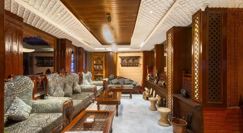 Royal Boutique Hotel - image 3