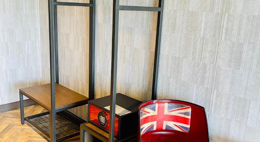 Image of Superior Twin Room 8